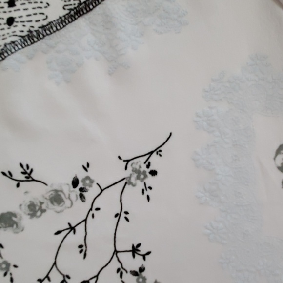 Jessica Max short sleeve white graphic print top Med. - Picture 6 of 6